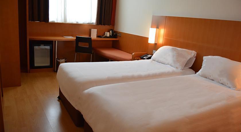 Ibis Gate Hotel